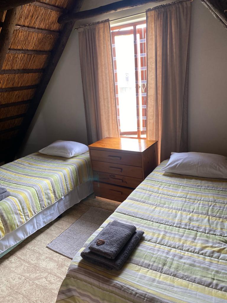 To Let 6 Bedroom Property for Rent in Stilbaai Wes Western Cape